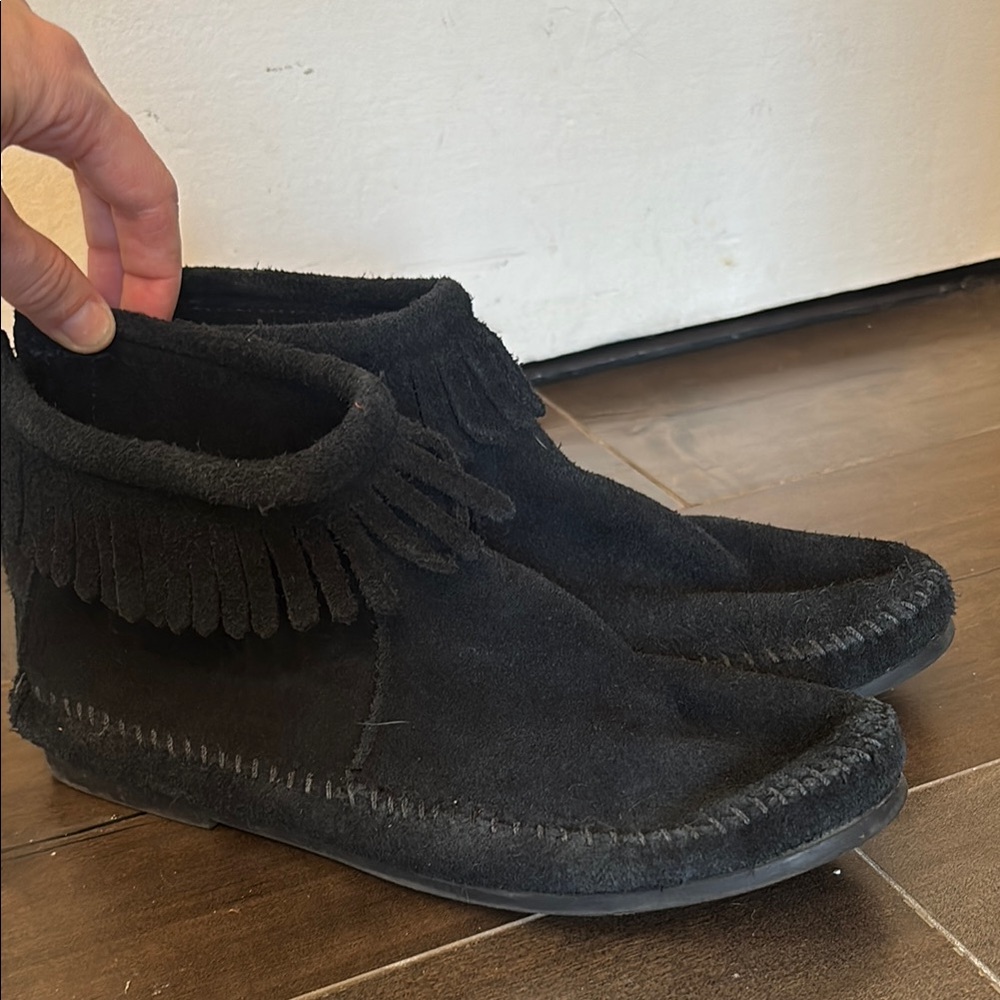 Minnetonka Black Suede Women’s Booties